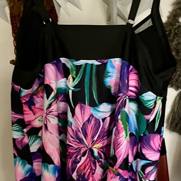 Swim top.New - Picture 2 of 2